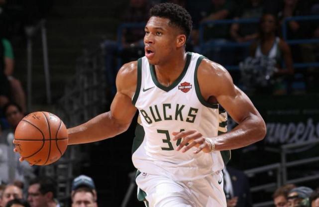 在发布会上 在发布会上