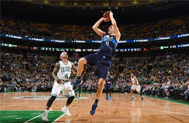 球衣相吻合 球衣相吻合